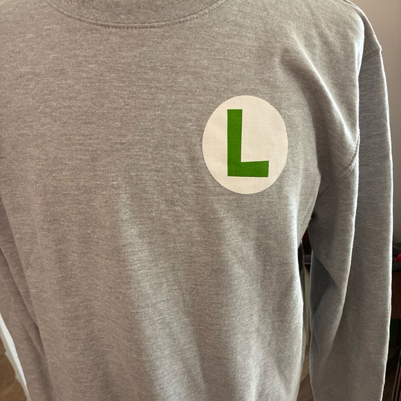 Universal Studios Hollywood Super Nintendo World Luigi Pullover Size XL - Picture 2 of 12